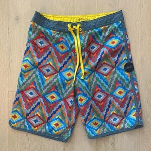 O’Neill Hyperfreak Board Shorts Swim Trunks Boys 27 Bohemian Kaleidoscope